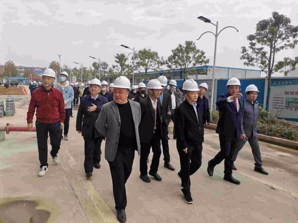 143040672.jpg 8aab373936ba4dd588dc8b0ad2362a9c.jpg